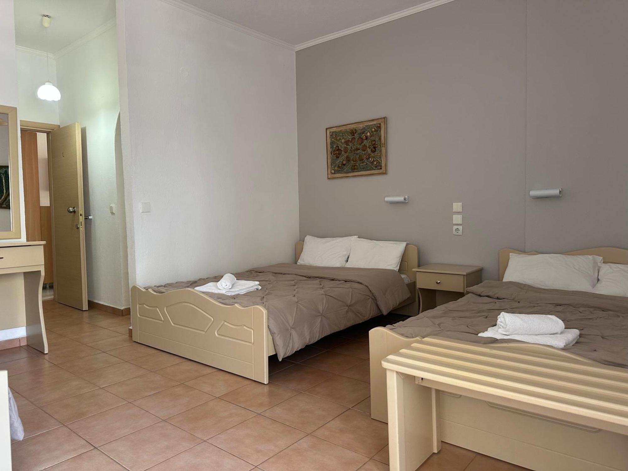 Achilleas Apartments Paralía Skotínis 外观 照片